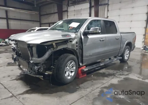 2021 Ram 1500 Laramie 4X4 5'7 Box z USA, uszkodzony, nr VIN 1C6SRFJM0MN703178